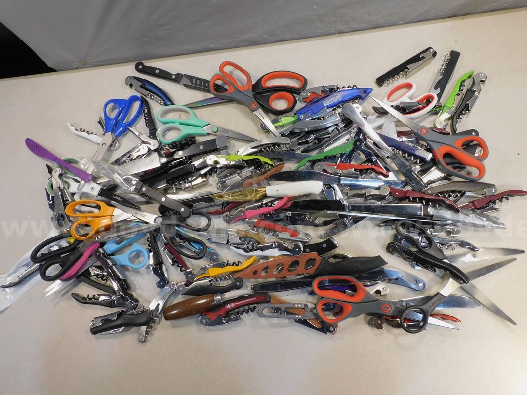 Kitchen Items & Corkscrews (FS)