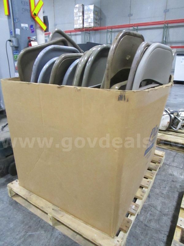 25 Folding Chairs (E)