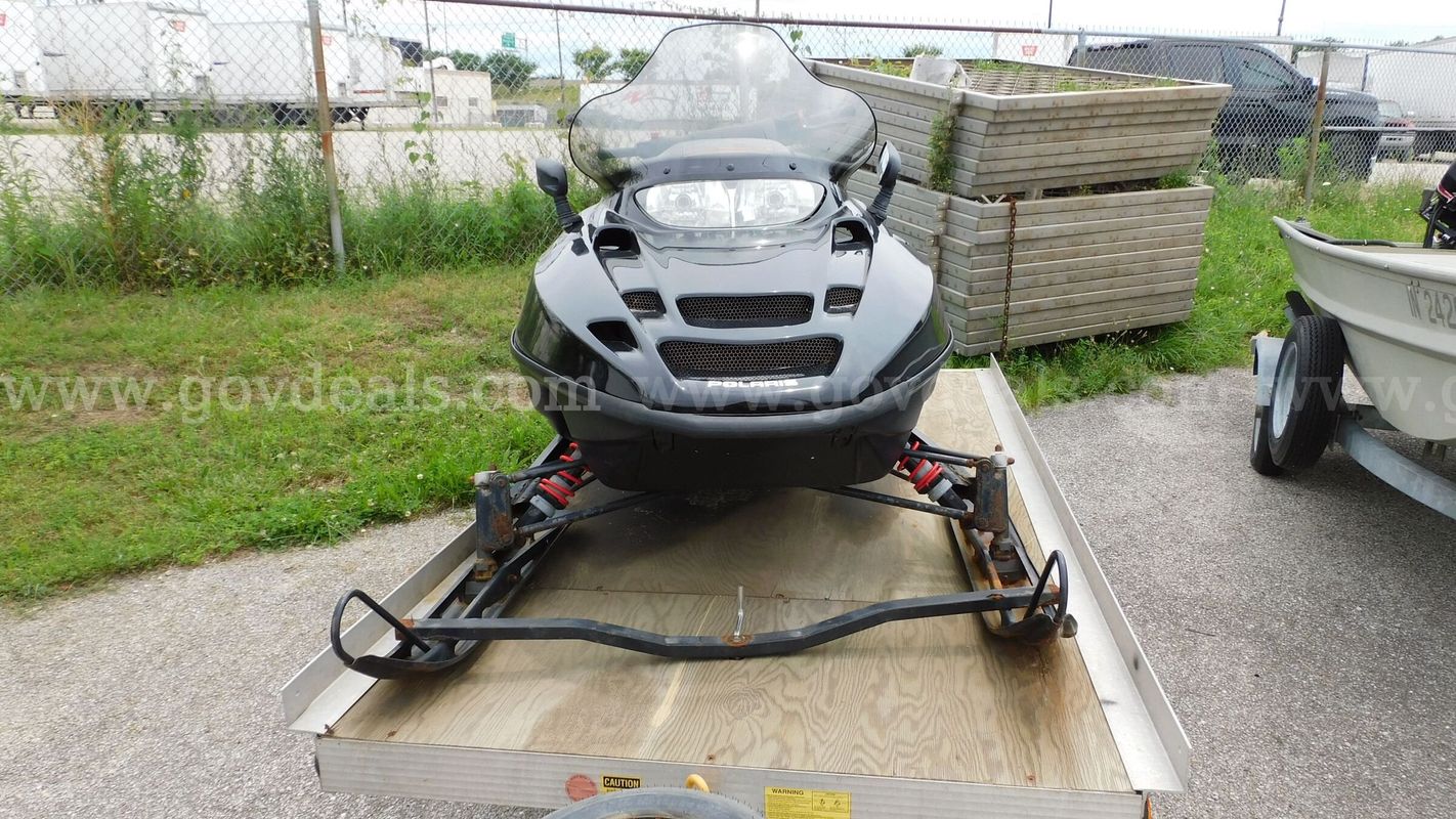 2001 Triton trailer and 2001 Polaris Snowmobile