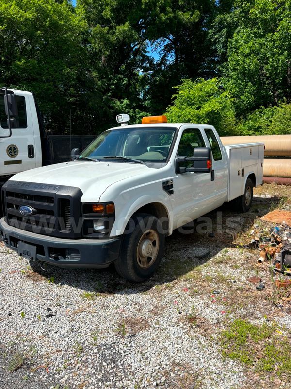 2009 Ford F-250 Service Body Truck 2 Wheel Drive