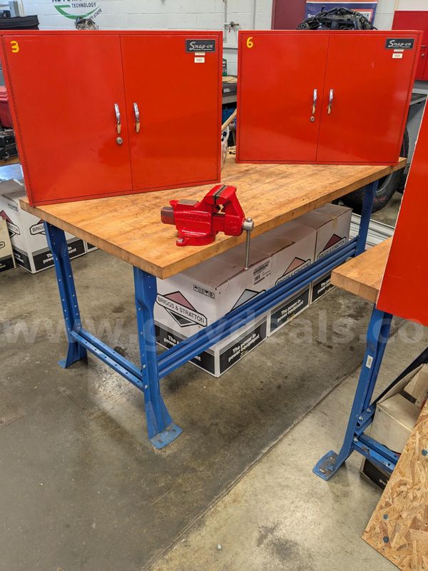 SNAP-ON Wall mounted cabinets with tools