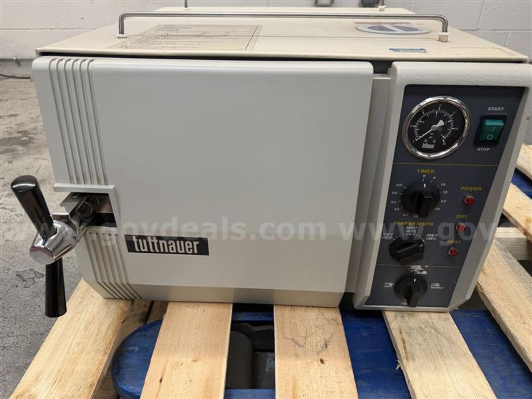 Tuttnauer 2540 Autoclave