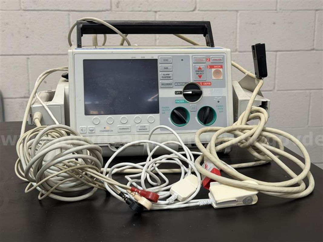 Zoll Biphasic 200 Joulles Max Defibrillator, Sn#T00l17774