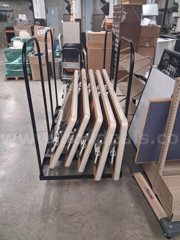 Lot of 5 tables with cart