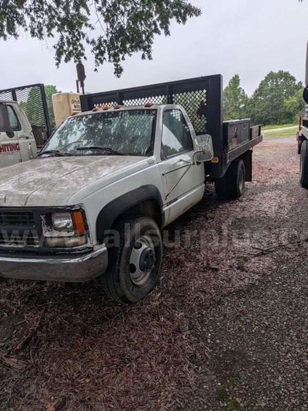1999 Chevy 3500 dump tk