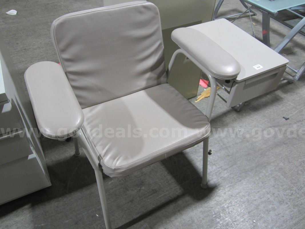 Blood Drawing Chair Lot 408