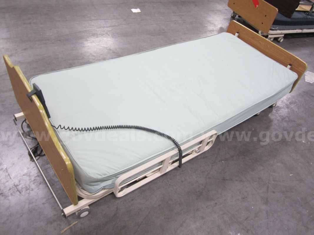 Hospital Bed  Lot 439