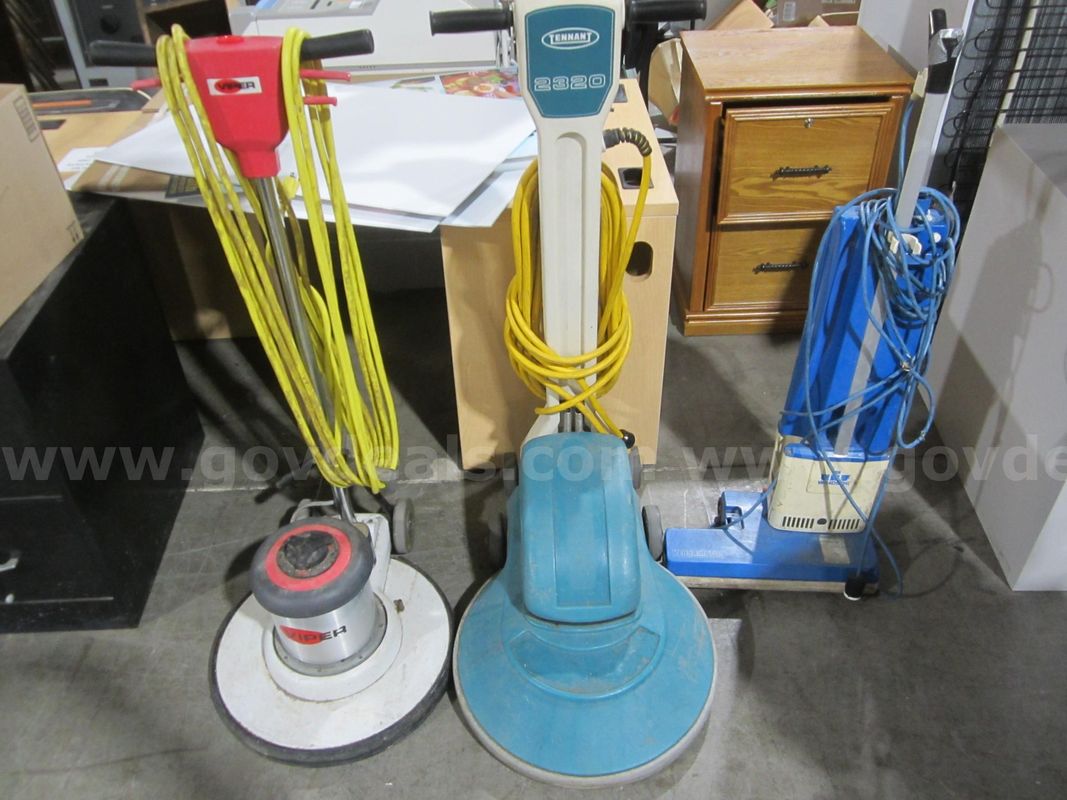 (3) Floor Machines Lot 569