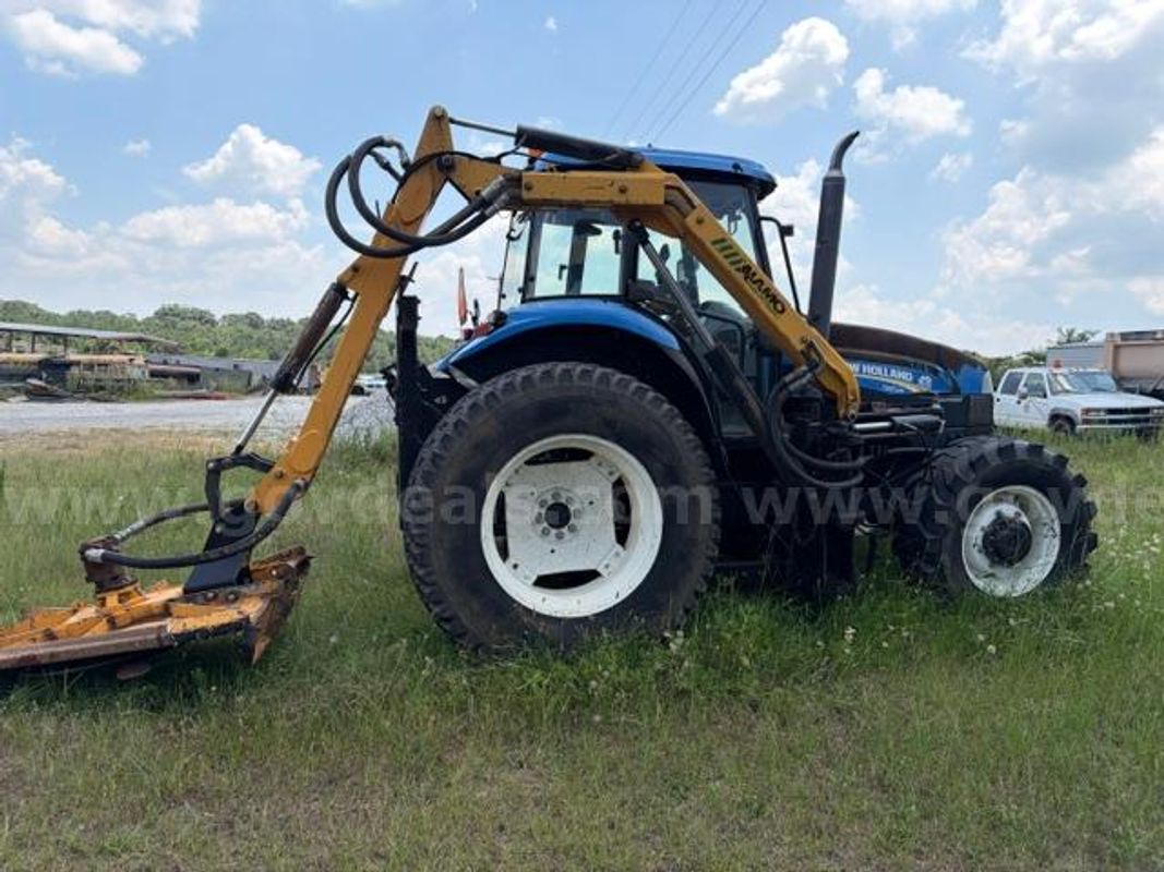 2013 New Holland Tractor with Alamo Sidearm