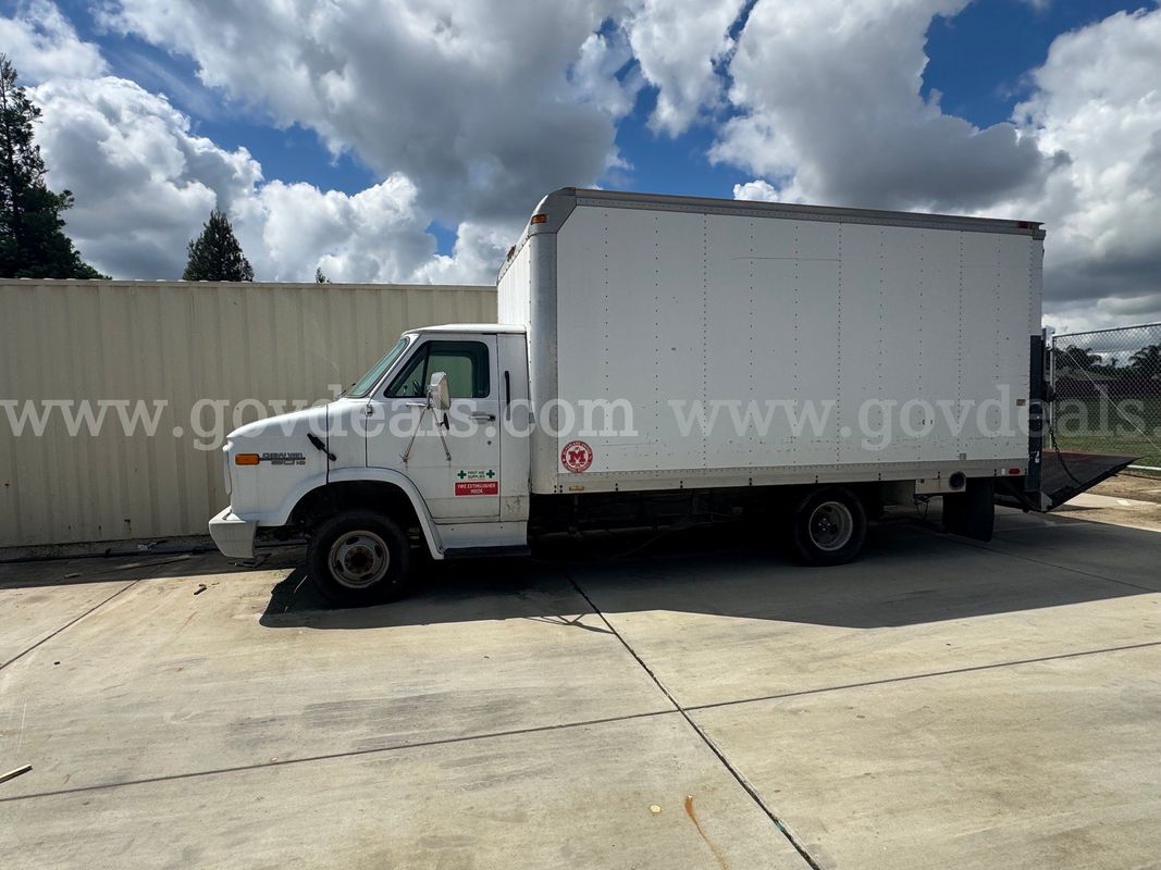 1995 Chevrolet G-P Base