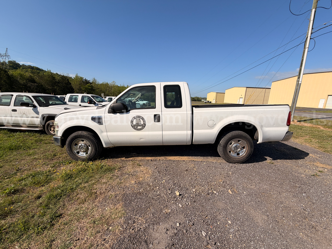 2008 Ford F-250 SD XL SuperCab 2WD