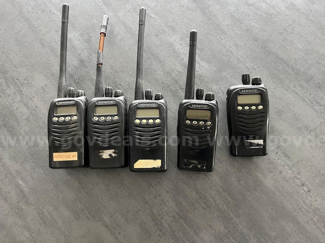 5 Kenwood TK-2140 VHF Portable Radio's