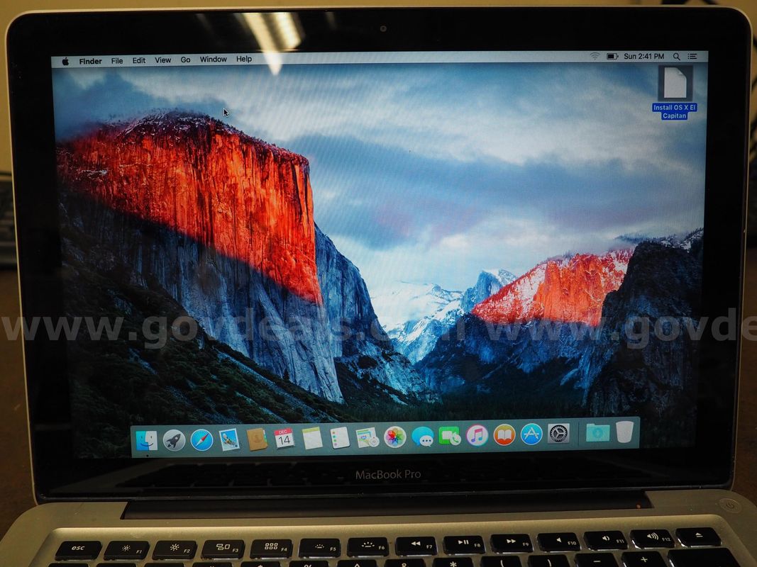 Working Apple Macbook Pro, 4 GB RAM, 500 GB Hard Drive, 2.5GHz i5 Processor, El Capitan