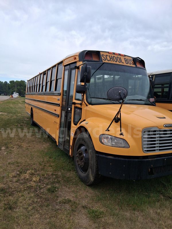2011 Freightliner B2Thomas Bus)