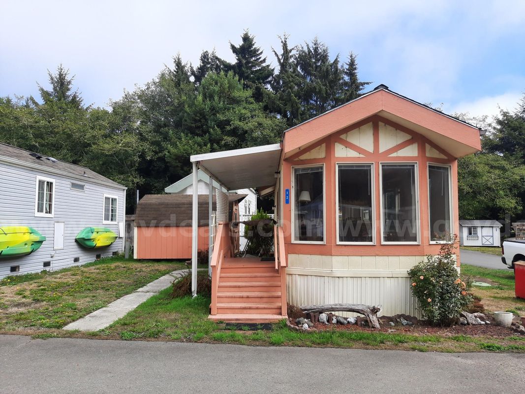 1991 Fuqua Approximately 12' X 36' Park Model Registered with DMV