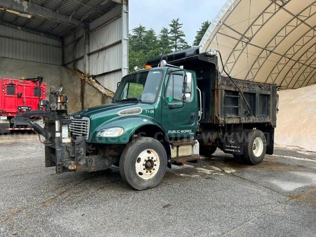 2006 Freightliner M2 106