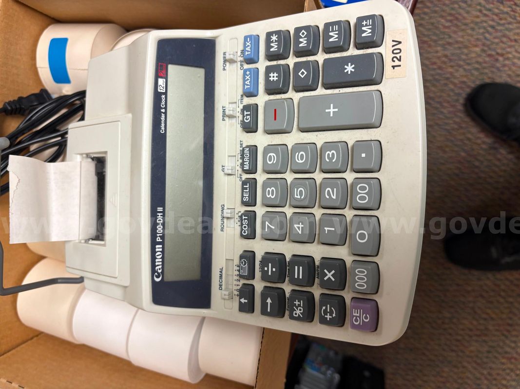 Canon Adding Machine with 15 rolls of paper