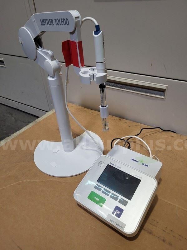 Mettler Toledo SevenCompact S220 pH/ion Meter