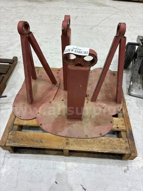 (Qty. 4) Pipe Stands (Lic 3108101) Palmdale