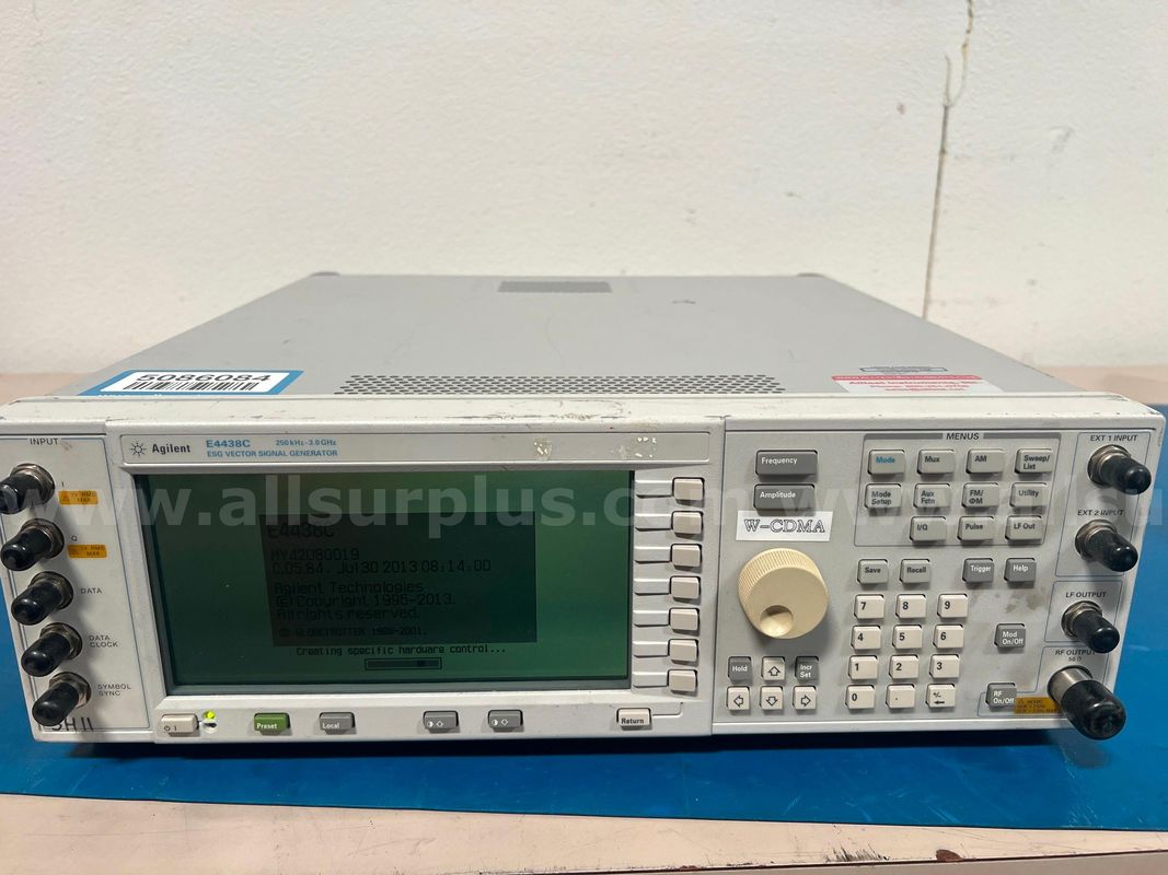 Agilent E4438C ESG Vector Signal Generator, 250kHz - 3.0 GHz