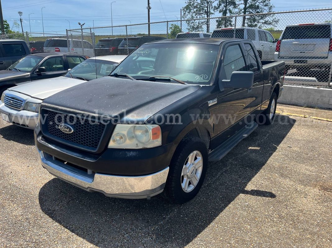 2004 Ford F-150 XLT Truck