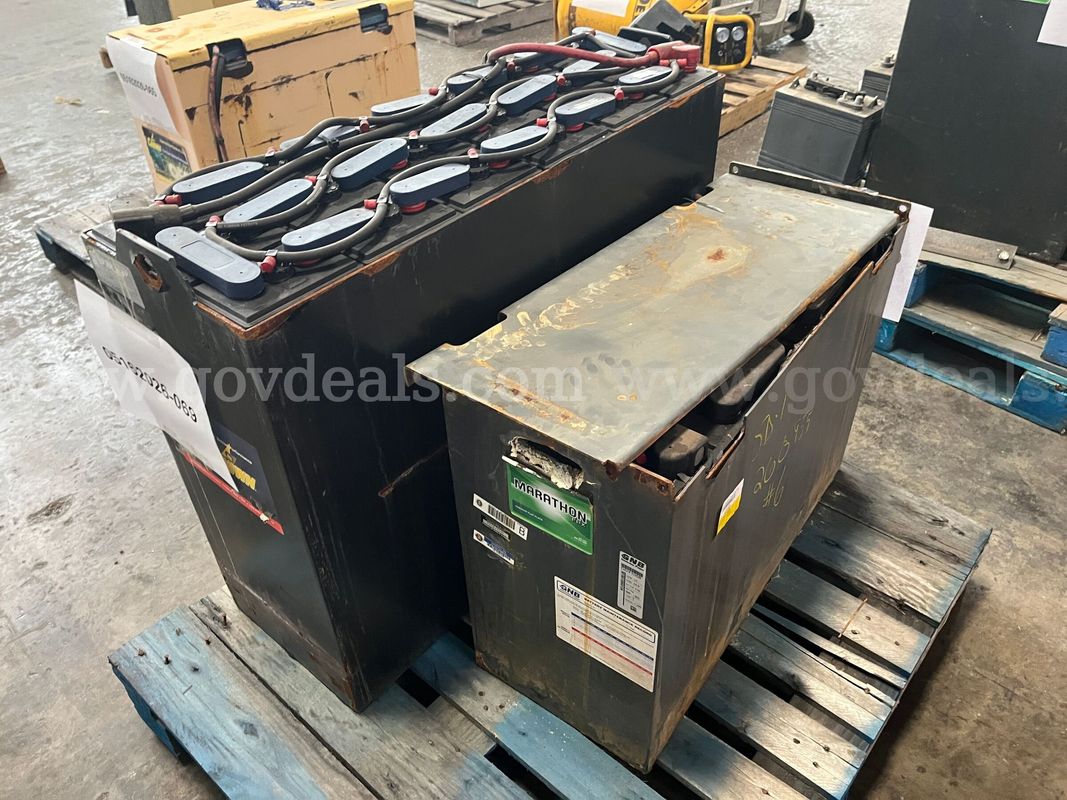Lot of Forklift Battery