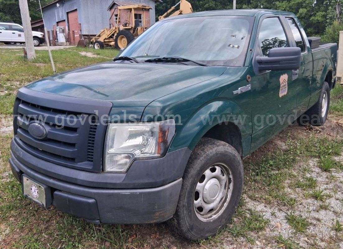 OFFSITE SALE - Lot of A 2011 Ford f150 Pickup Truck