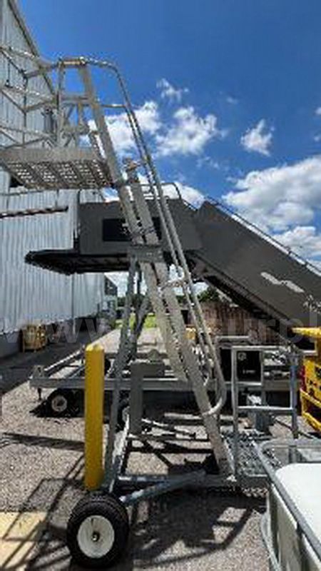 2013 Carbis Truck Inspection Stand