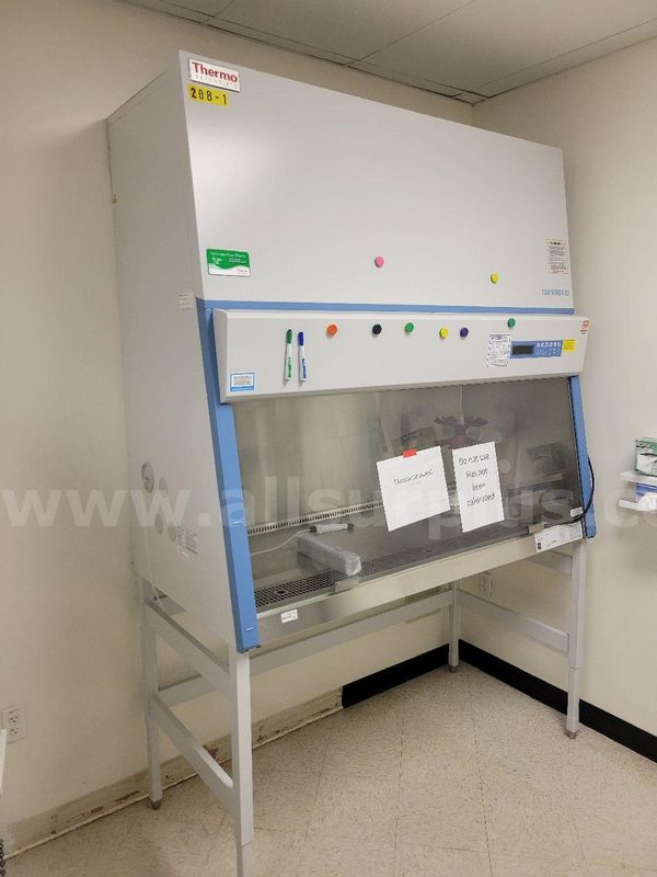 Thermo Scientific 1371 Biosafety Cabinet