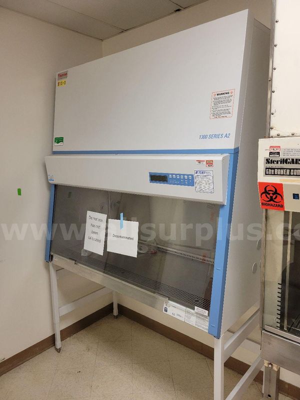 Thermo Scientific 1371 Biosafety Cabinet