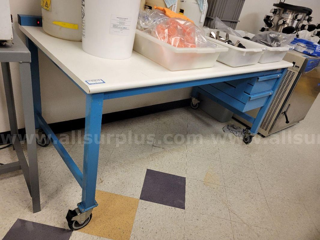 6ea Mobile Steel Frame Laminate Top Laboratory Workstations