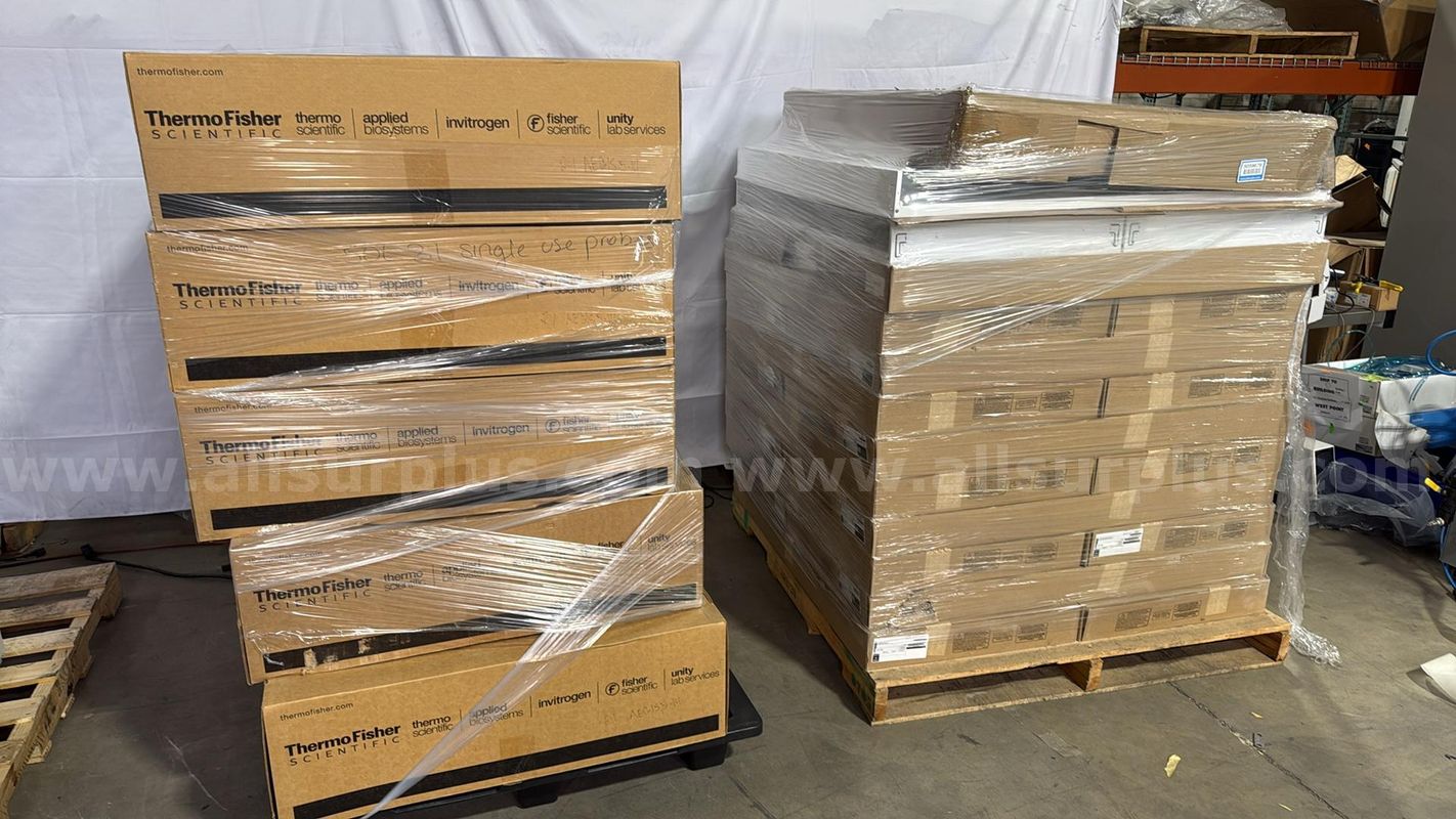 Thermo Fisher SUT10397 50L BioProcess Container & Hubbell LCAT24-35VLWG-EDU LED Troffer Lights