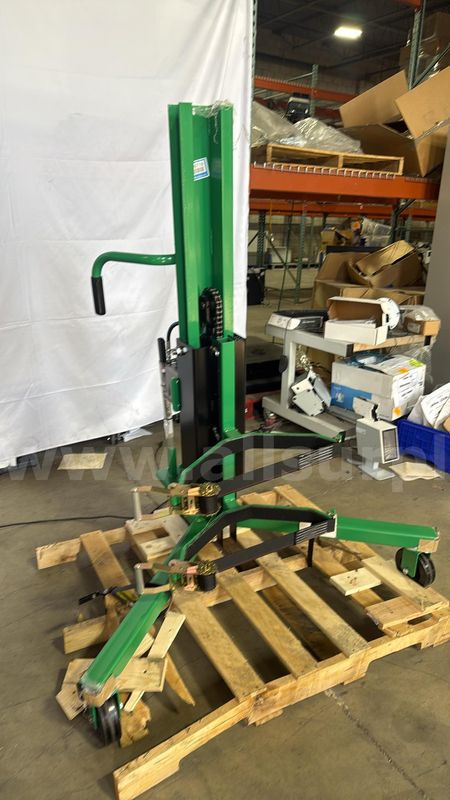 Valley Craft F88577B3 Hydraulic Drum Lifter, 800 lb Capacity, 20" Lift Height