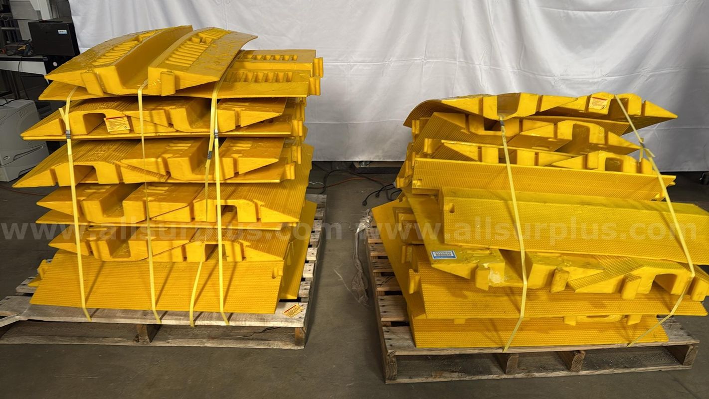 16 HDPE Yellow Modular Ground Protection Mats 8'x4', Interlocking, Non-Slip Surface, #5059839