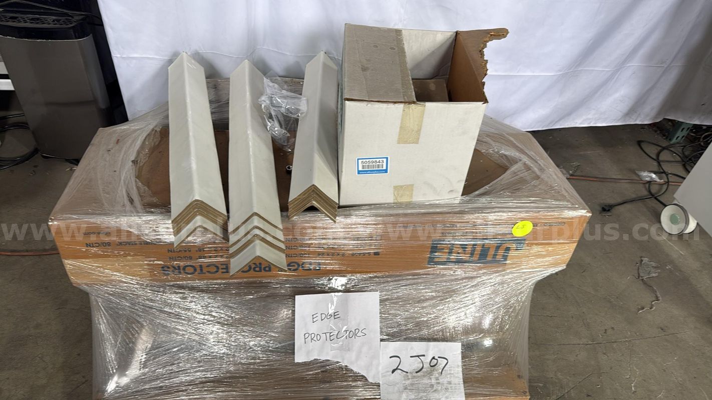 ULINE Pallet of Edge Protectors, 2"x2"x24" Fiberboard and Black Plastic Corner Guards