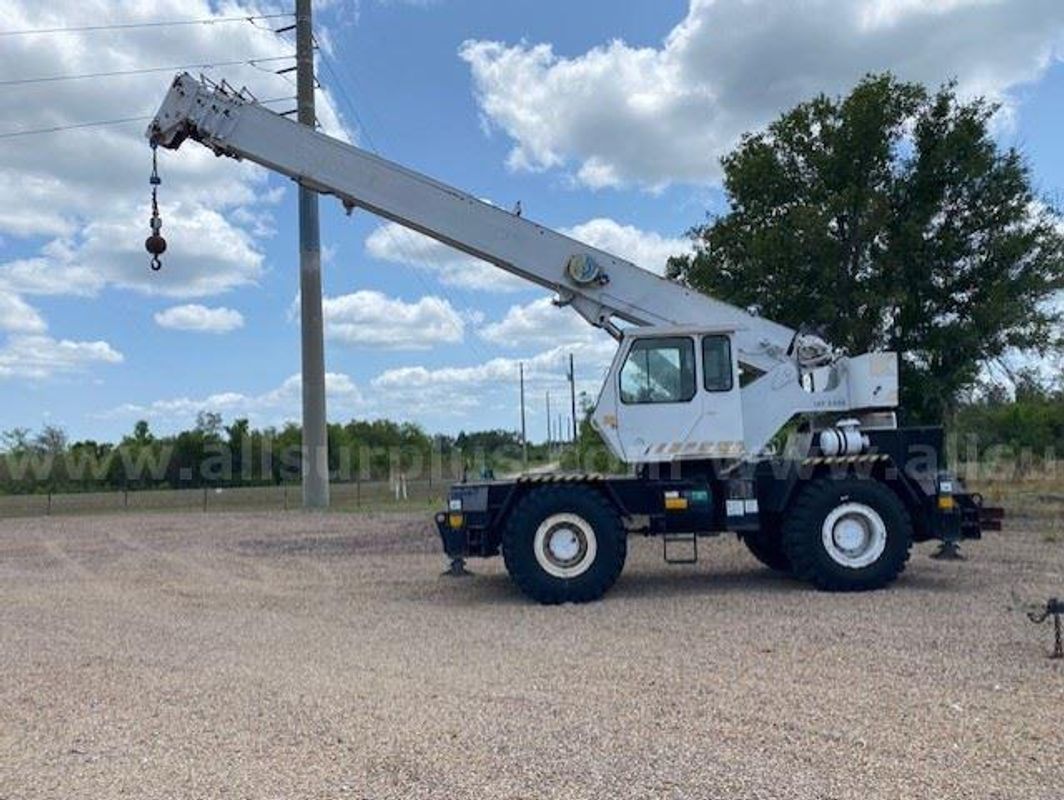 Loraine LRT 230 E Crane Truck