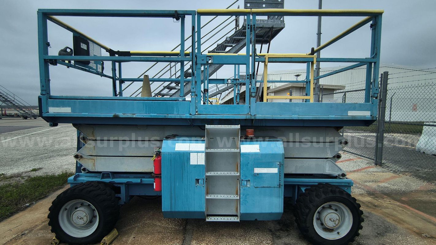 2005 GENIE 33RTS/GS-3384 RT SCISSOR LIFT PLATFORM 33&rsquo;