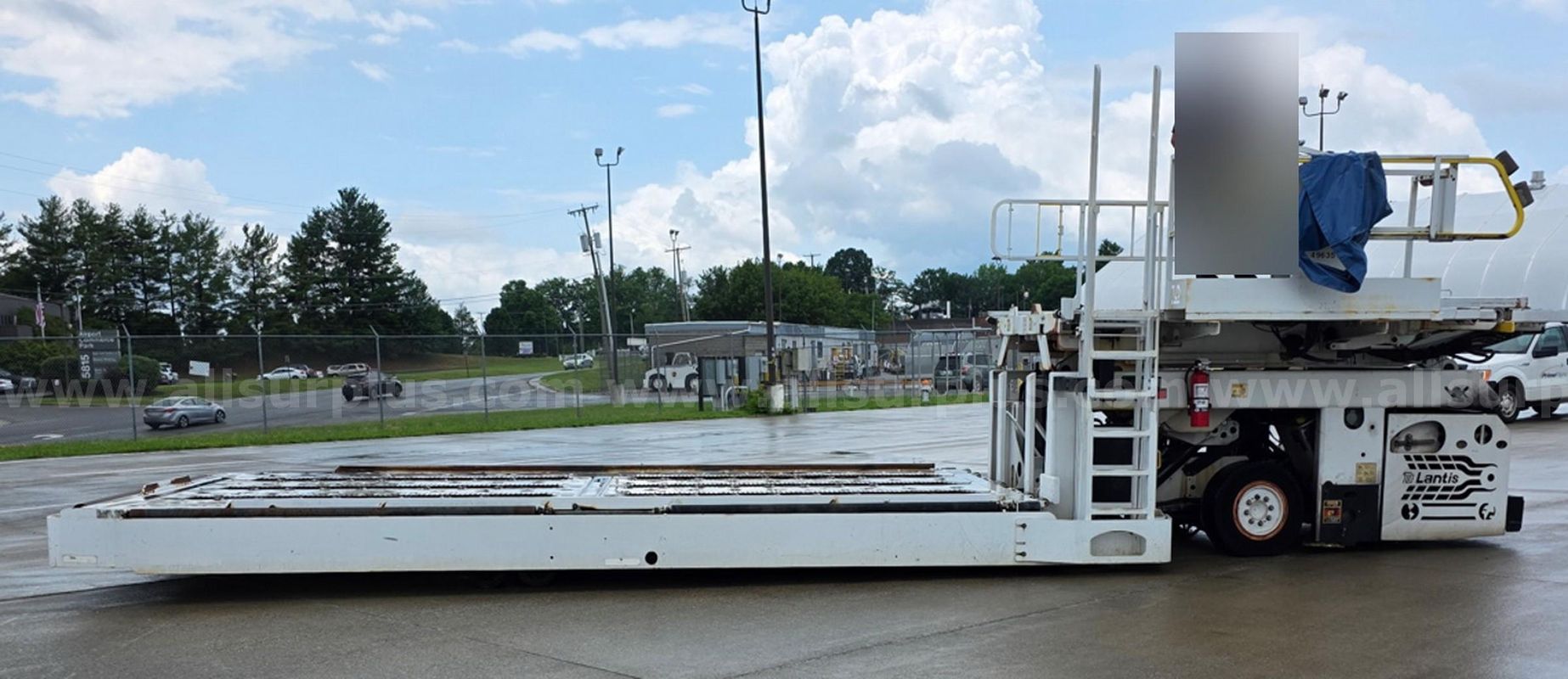 2002 Lantis 929 Cargo Loader 220", Diesel