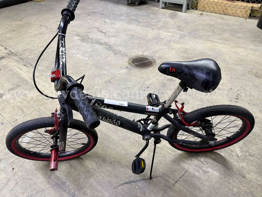 18" Boys Kent Abyss Bike