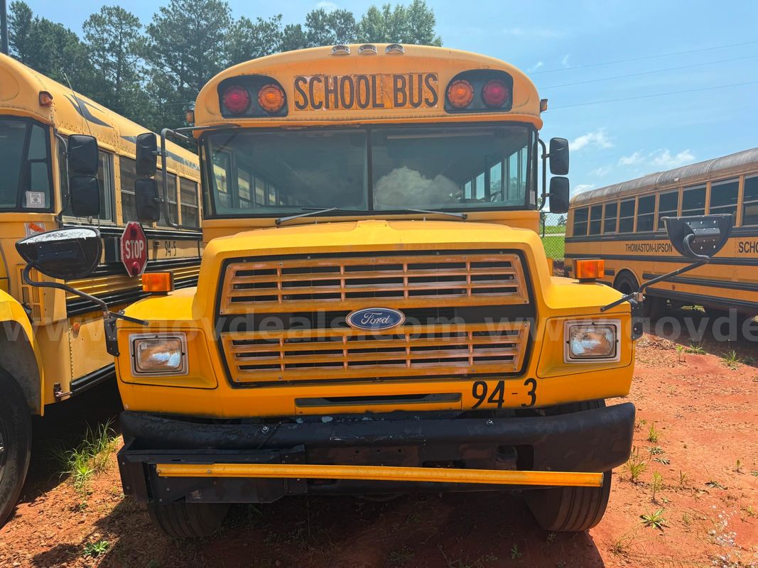 1994 Ford B700F