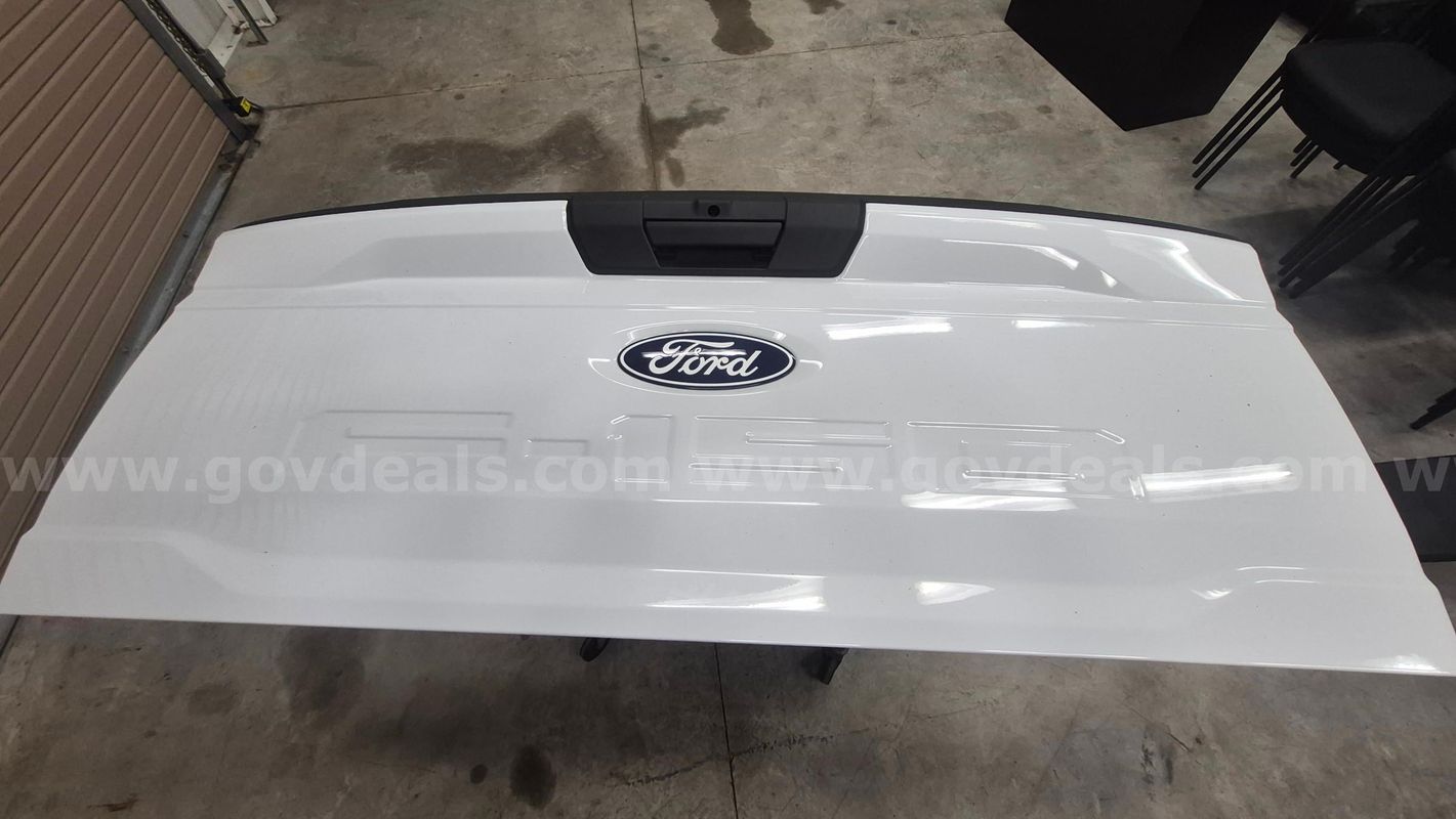 2026 Ford F-150 XL Super Crew Tailgate (white) (generally fits 2021-2026 F-150, 14th Gen)