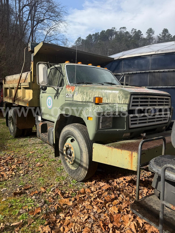 1992 Ford F700F
