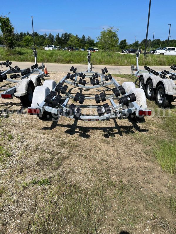 Karavan Classic 2 axle 28’ trailer