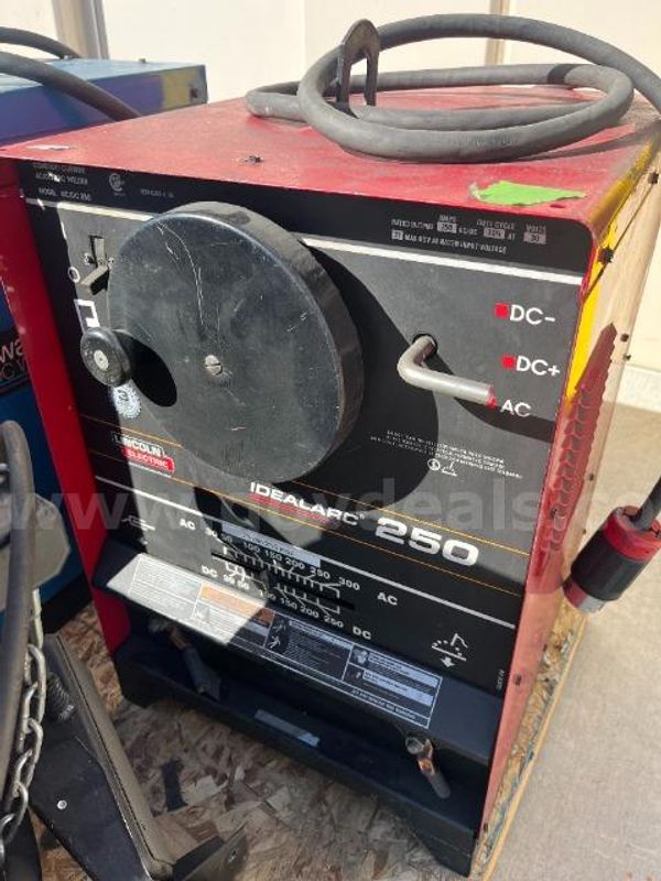 Lincoln Electric IDEALARC 250 Welder