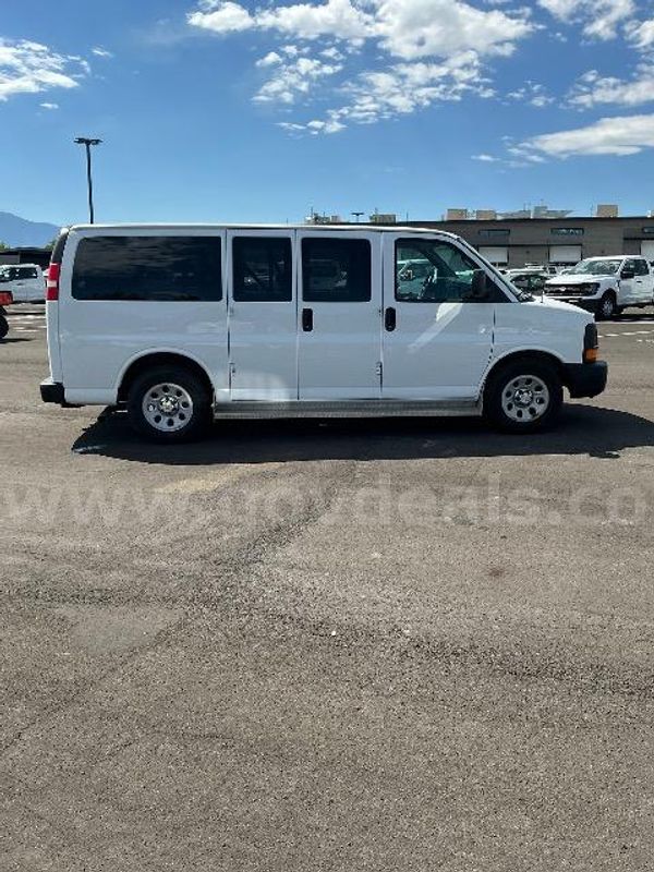 2012 Chevrolet Express 1500 8-Passenger Awd Fullsize Van
