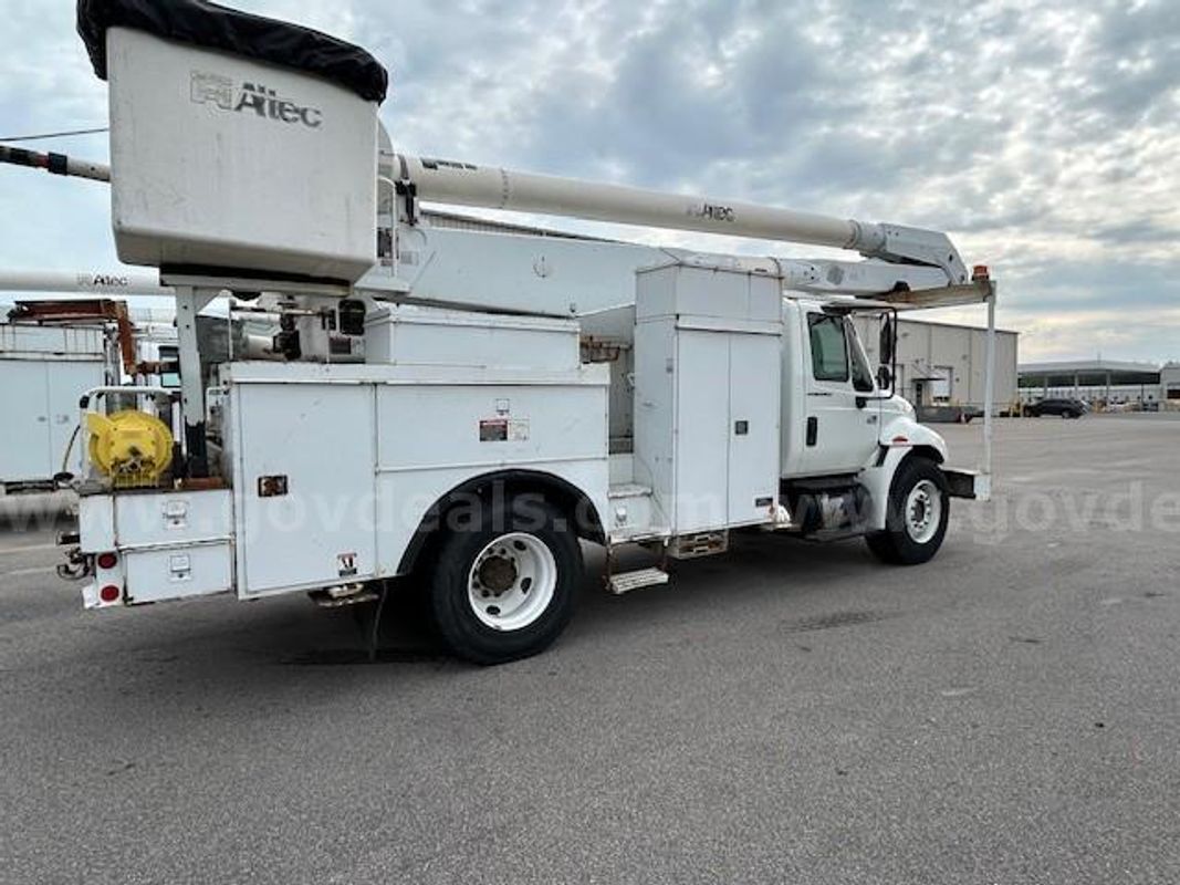 2007 International Bucket Truck