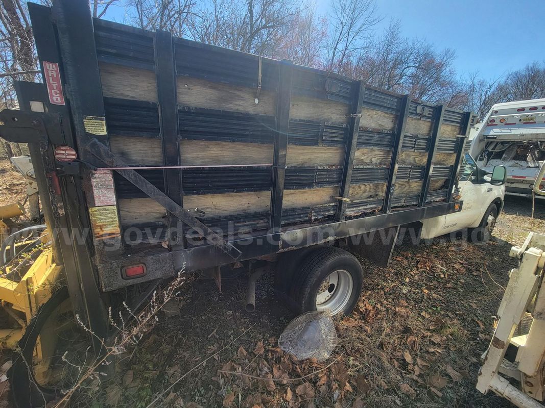 2005 Ford F-350 SD XL 2WD DRW