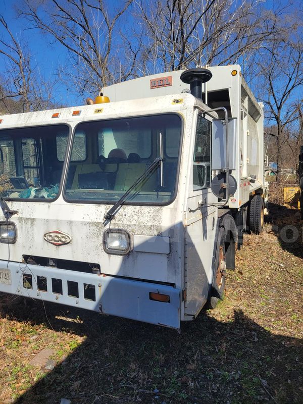 2001 Crane Carrier Trash Truck