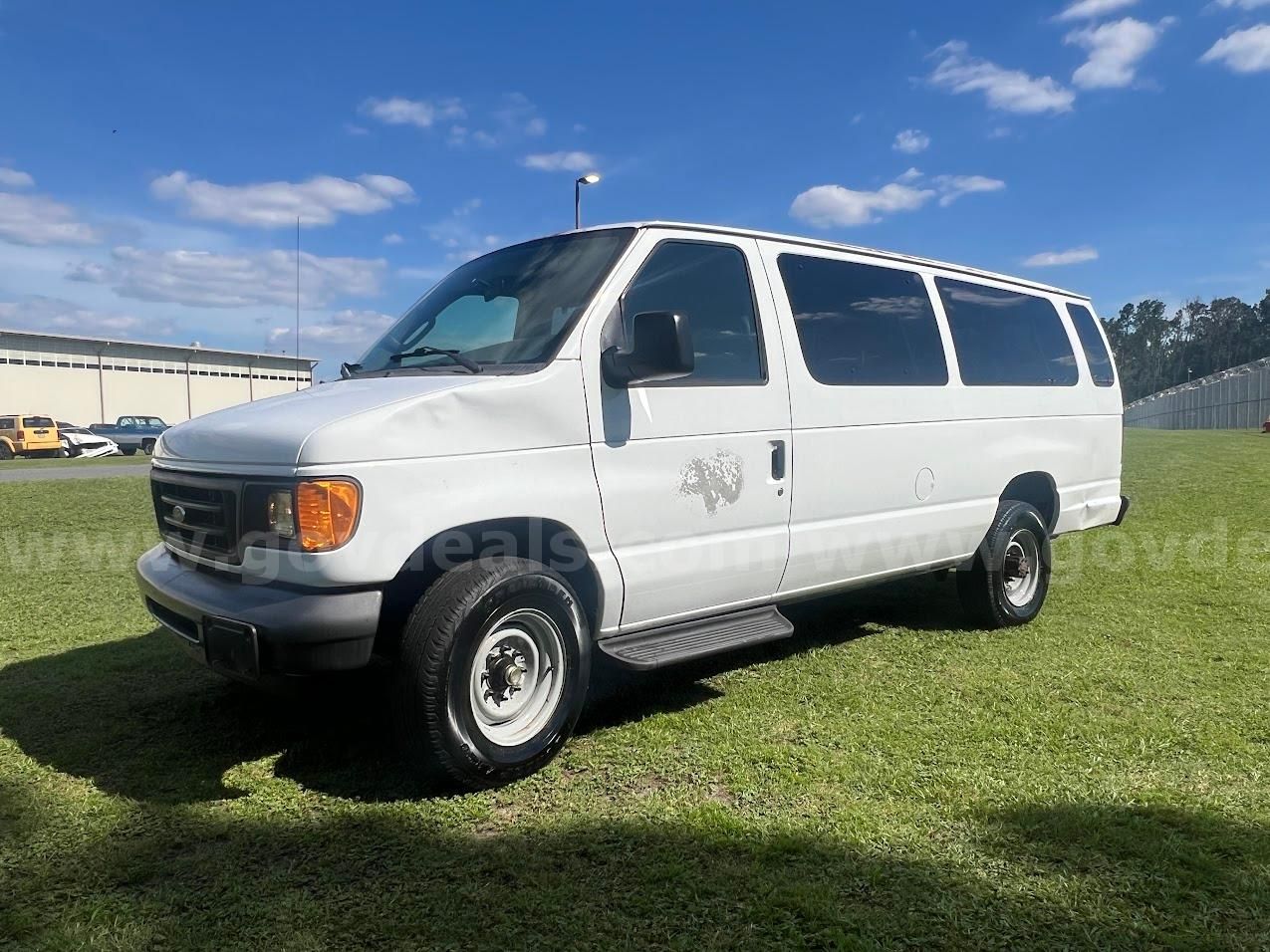 2007 Ford E-Series E-350 XL Super Duty Econoline Van / Wagon