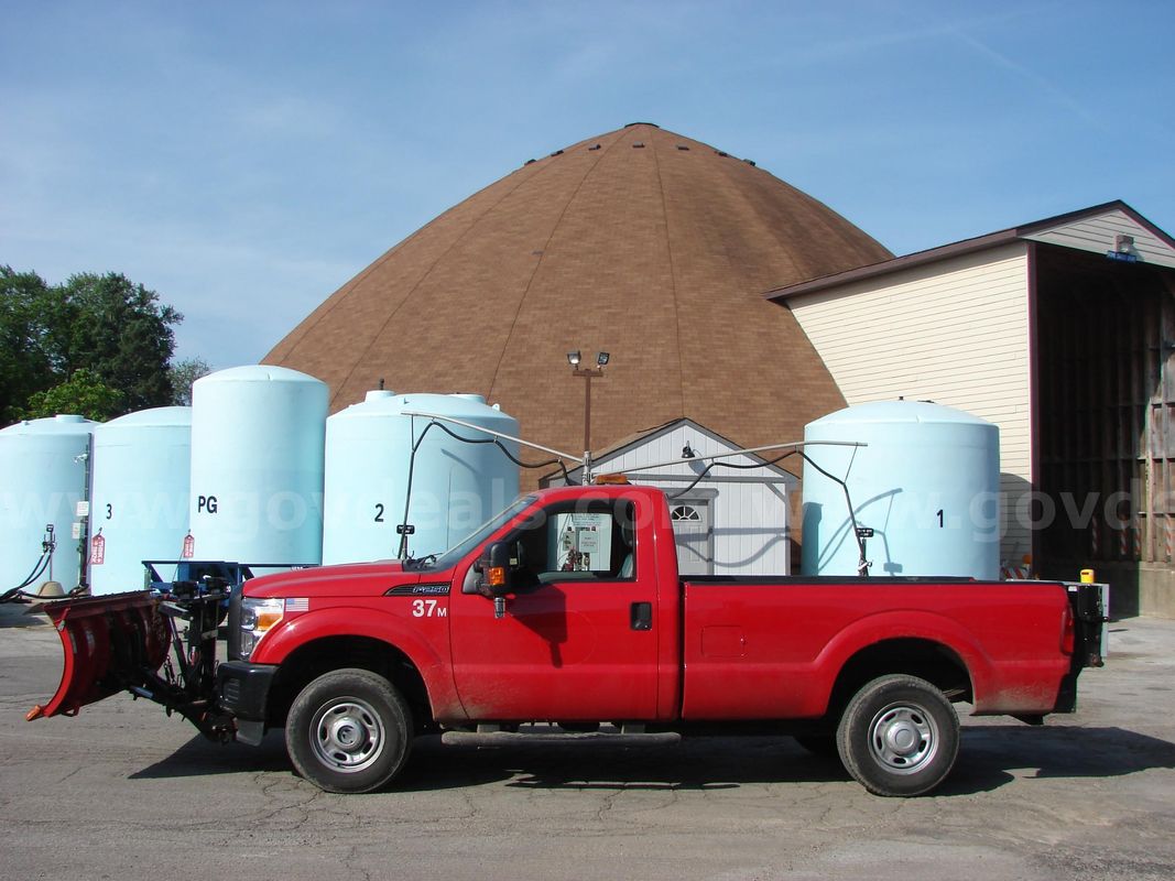 2011 Ford F-250 SD XLT 4WD Plow truck